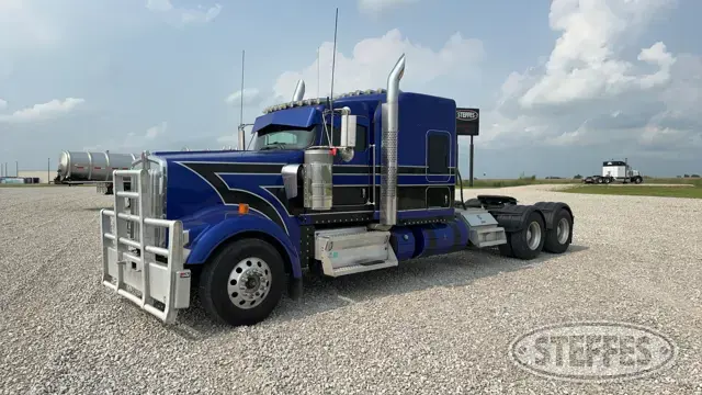 2016 Kenworth W900L
