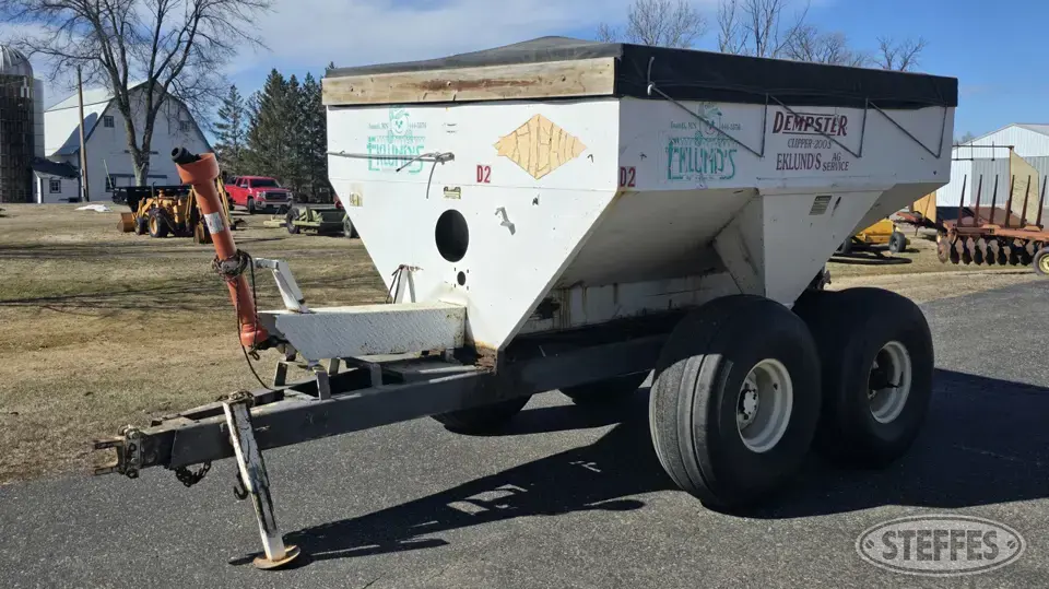 Dempster Clipper 200S Pull-Type Dry Spreader