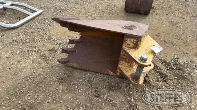 Hensley loader backhoe frost bucket