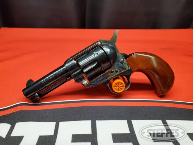 1873 Stoeger-Uberti Cattleman Bird's Head