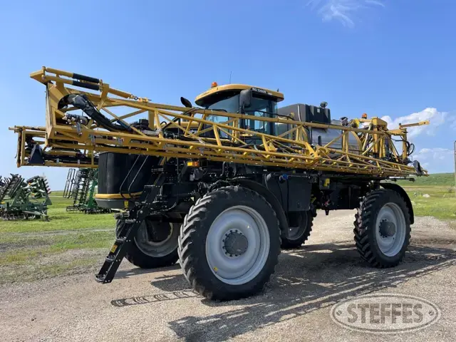 2017 RoGator RG1300B