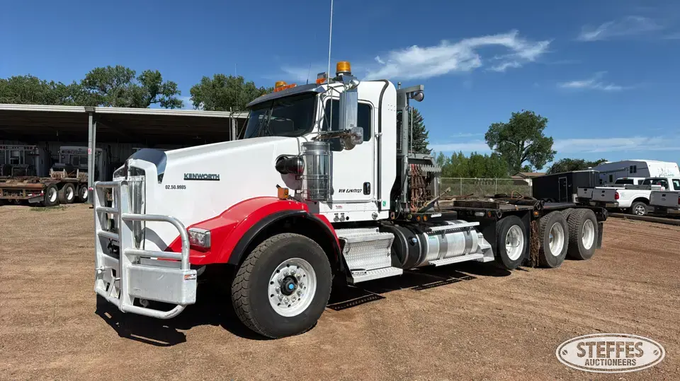 2014 Kenworth T800 Winch Truck