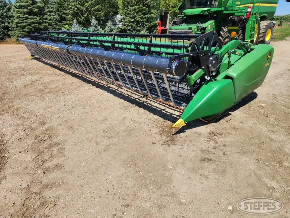 2013 John Deere 635FD Draper Head