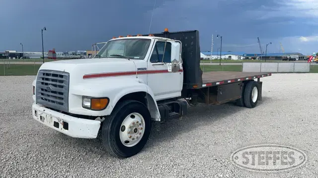 1998 Ford F800
