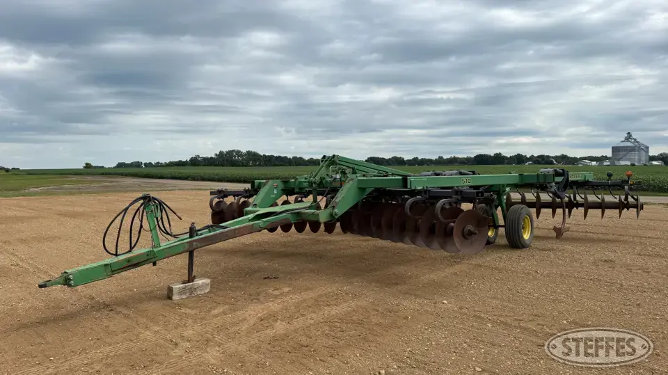 1989 John Deere 510 Ripper