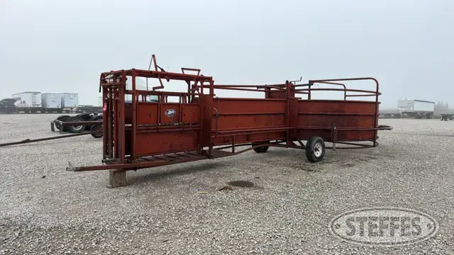 Stur-D portable cattle working system