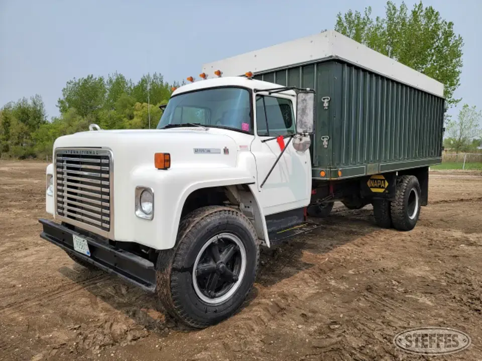 1978 IH Loadstar 1600 Single Axle Boxed Truck