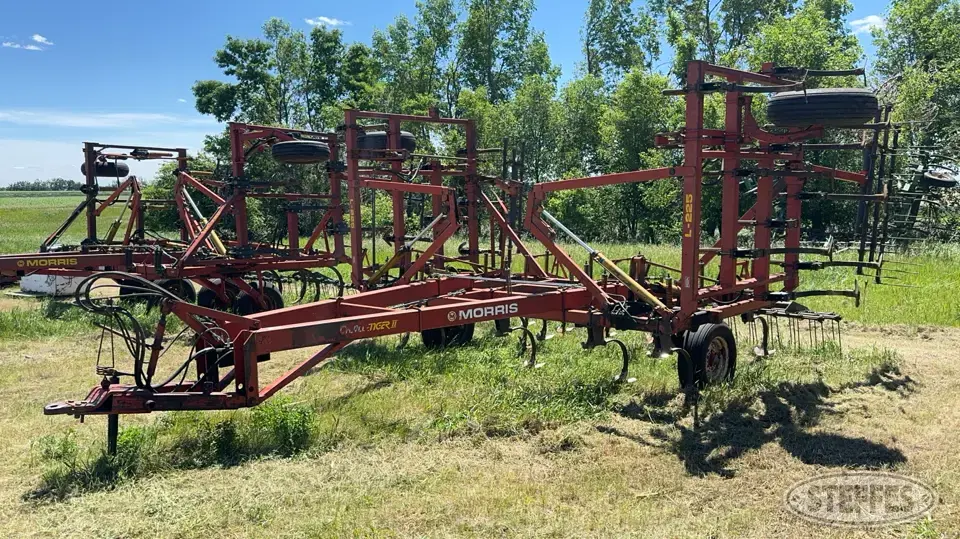 Morris Challenger L-225 Field Cultivator