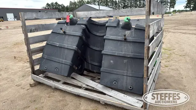2018 John Deere 9570R Scraper Special fuel tank