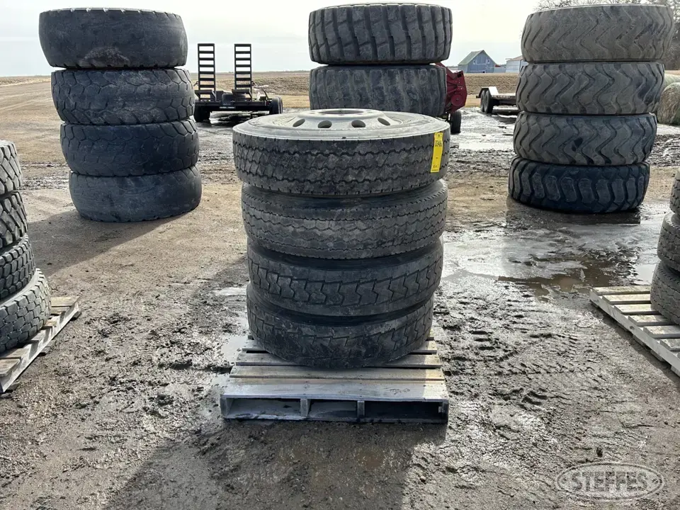(4) Goodyear LHS 11R22.5 tires Truck Tire
