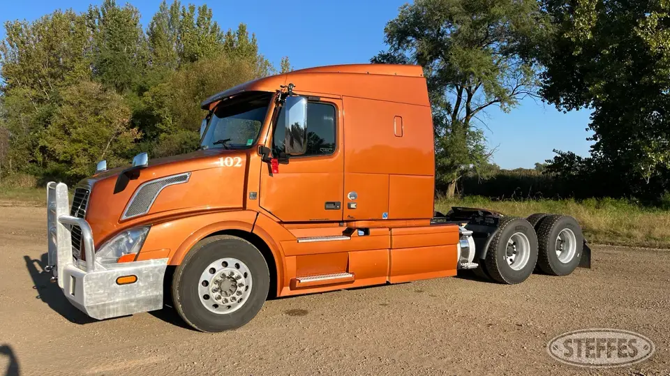2014 Volvo VNL Conventional Truck with Sleeper