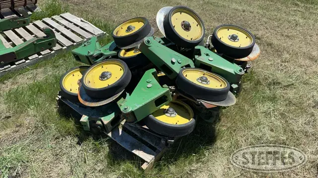 (12) John Deere 2x2 fertilizer openers