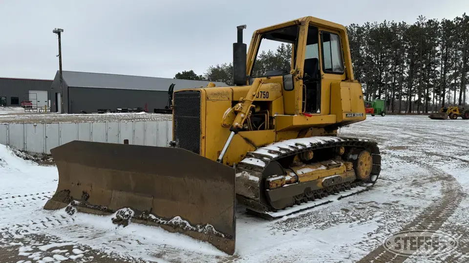 1981 Deere 750C Dozer
