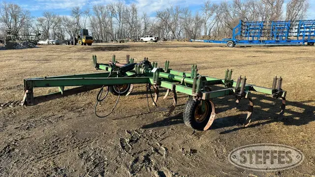 John Deere 100