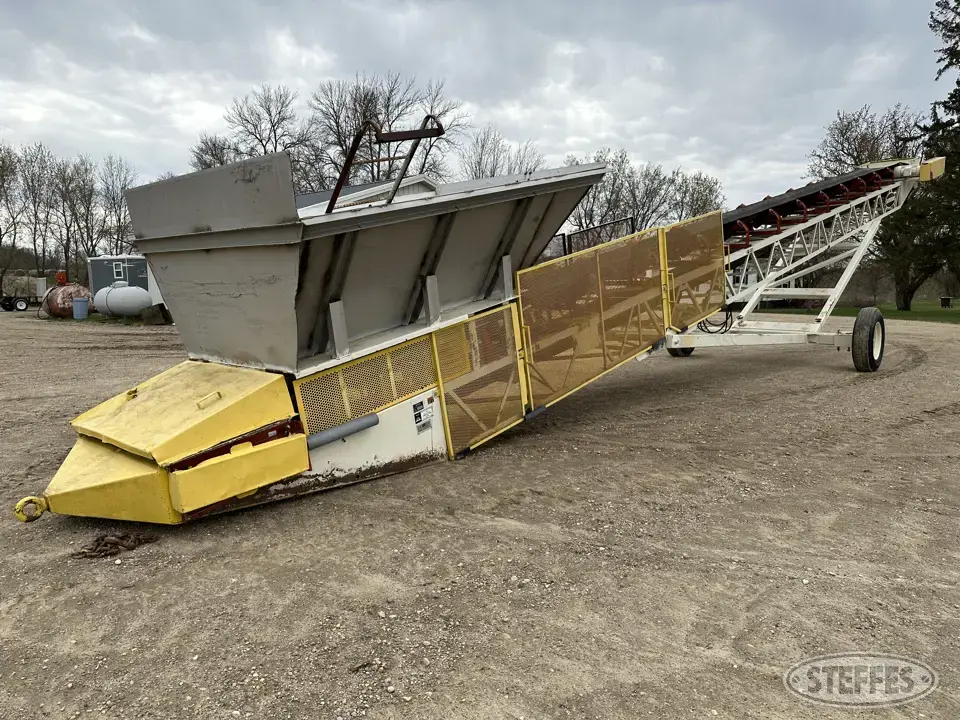 2016 Superior 36X60PRSC Radial Stacking Conveyor