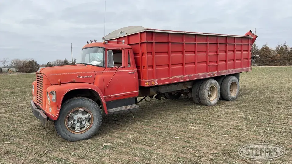 1967 International 1700-1 Tandem Boxed Truck