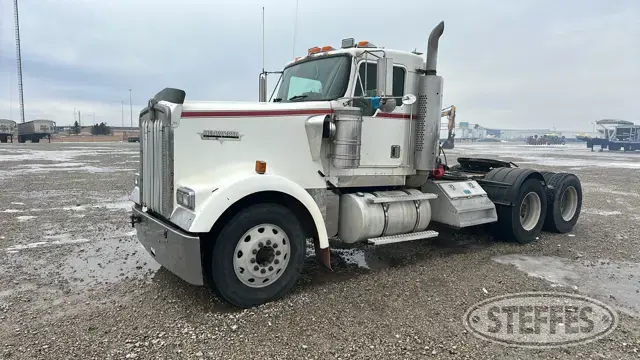 1999 Kenworth W900L