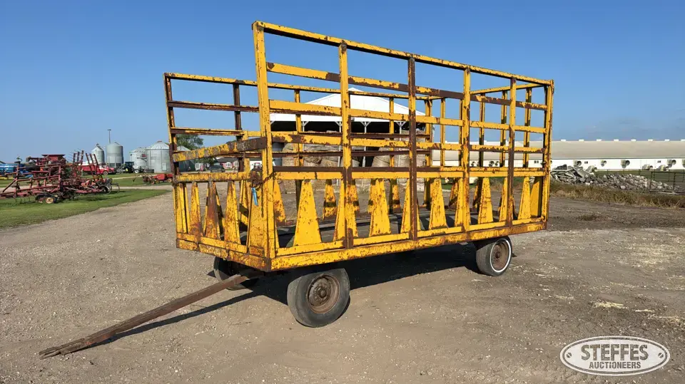 Dakota Mfg. Port-A-Wagon Bale Transportation