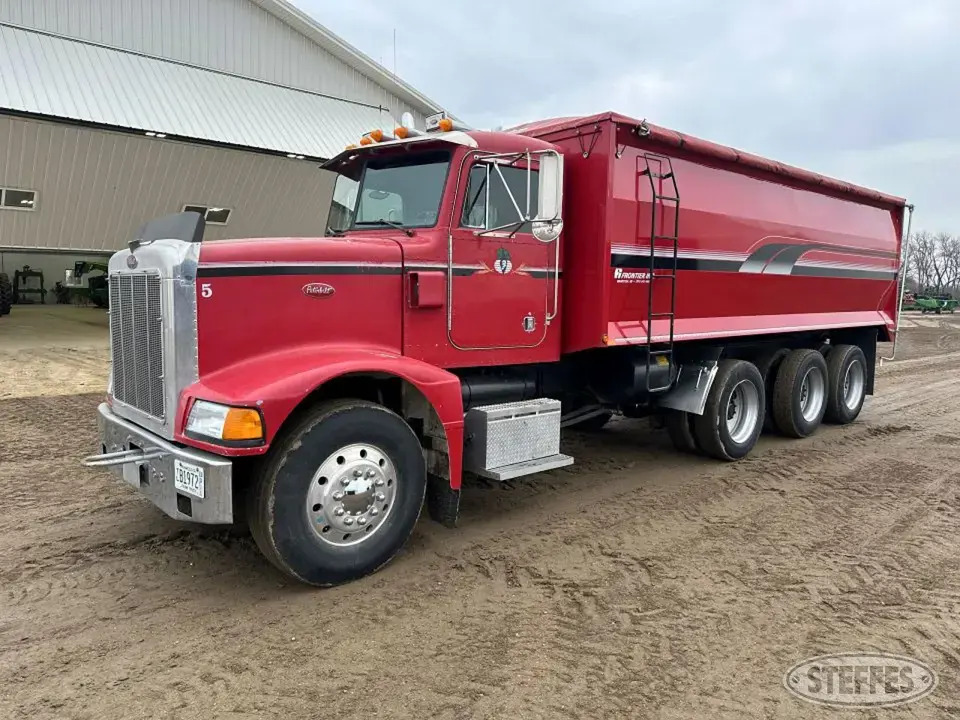 1989 Peterbilt 375 Tri-Axle Boxed Truck