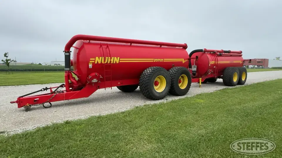 Nuhn Magnum 13500 Manure Storage and Transportation Equipment