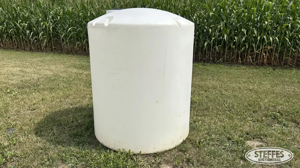 550 gal. poly tank