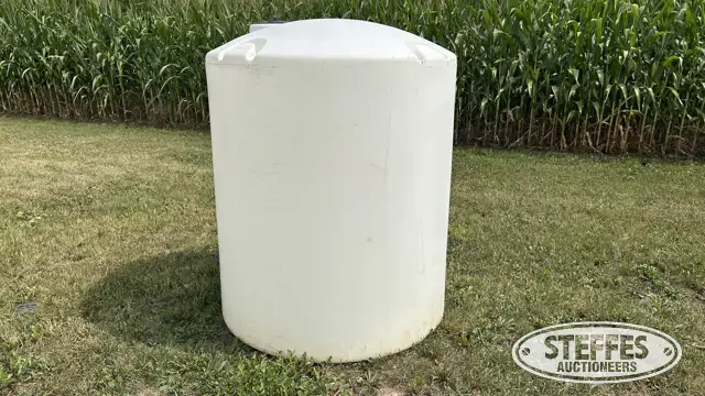 550 gal. poly tank