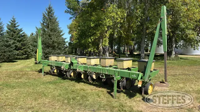 John Deere 7100