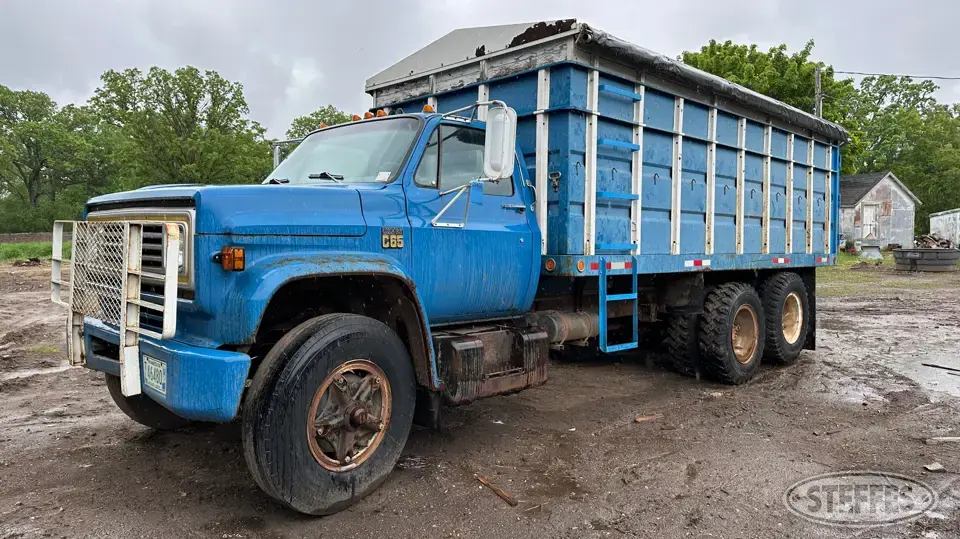 1974 Chevrolet C65 Tandem Boxed Truck