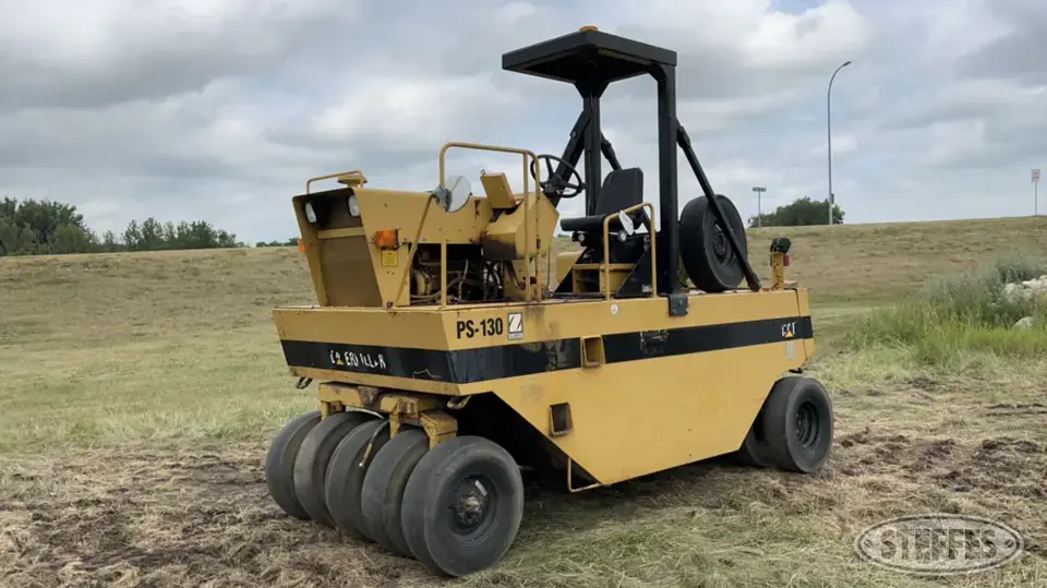1992 CAT PS130 Self-Propelled Smooth Drum Compactor