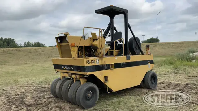 1992 CAT PS130