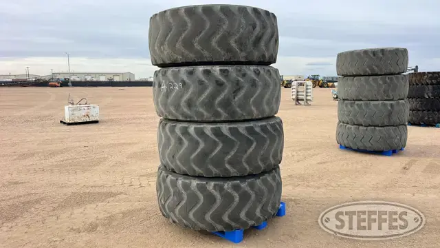 (4) Michelin XHA2 23.5R25 tires