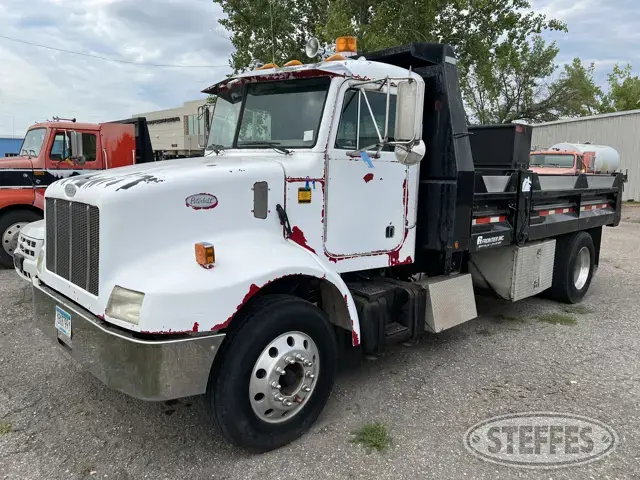 1999 Peterbilt 330