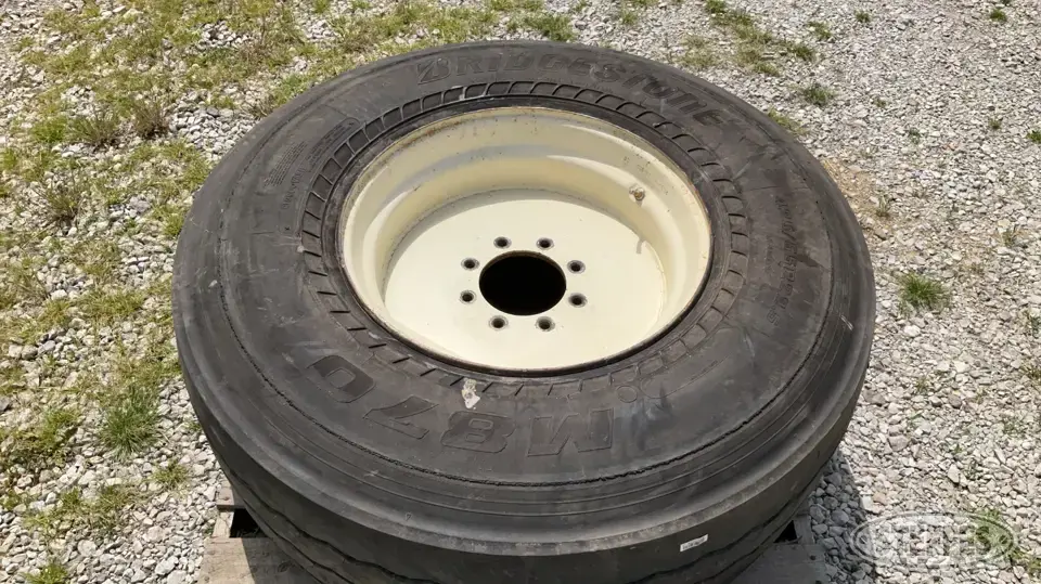 Bridgestone 425/65R22.5 Tire Tractor-Implement Tire