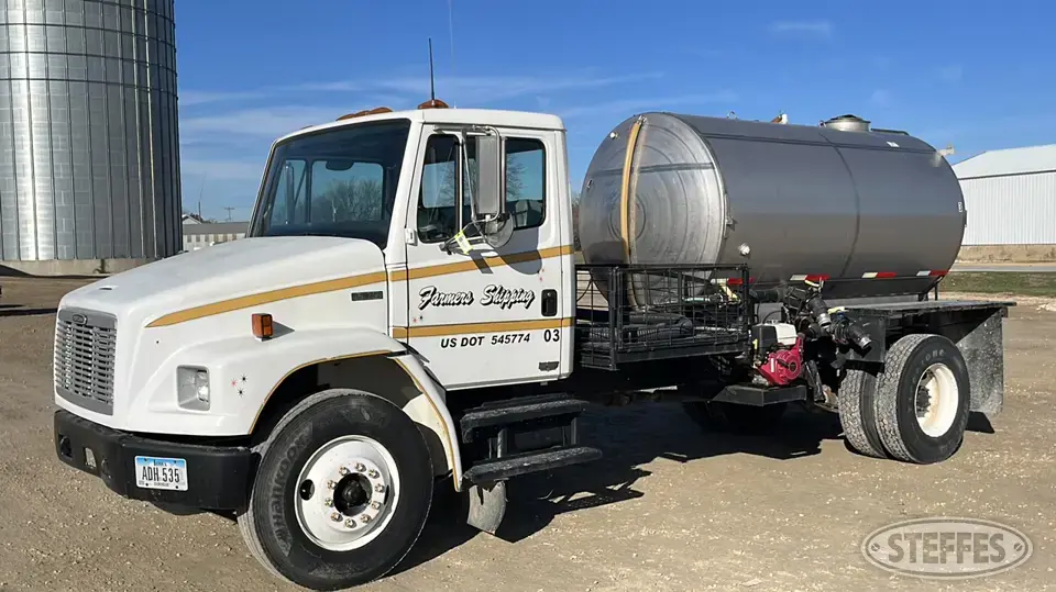 1998 Freightliner FL70 Tender Truck