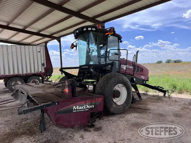 2015 MacDon M205
