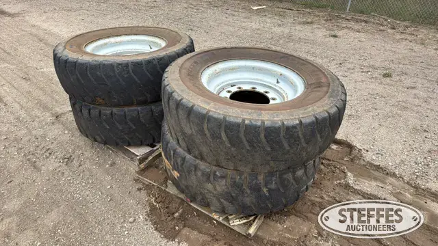 Telehandler tires