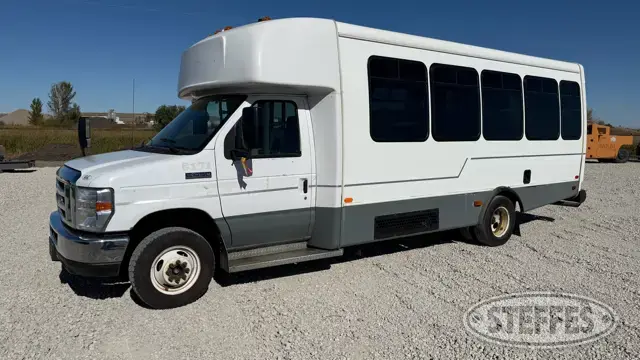2017 Ford E-450