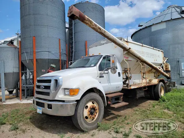 2005 Ford F750