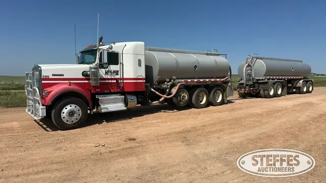 2014 Kenworth W900 4,200 gal.