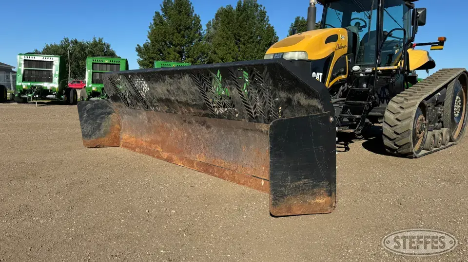 Grouser 2200 Straight Blade