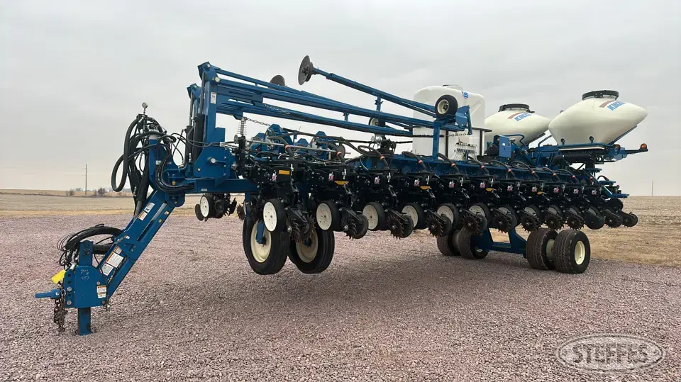 2012 Kinze 3700 12 or More Row Planter