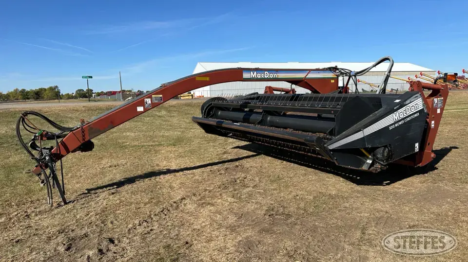 2000 MacDon 5010 Mower Conditioner