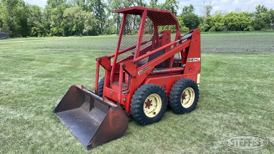 Gehl Hydracat 4400 Wheeled Skid Steer