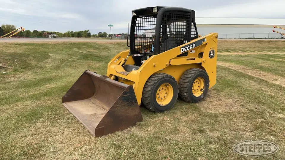 2014 Deere 313 Wheeled Skid Steer