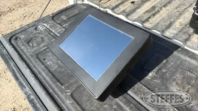New Holland IntelliView Plus ll