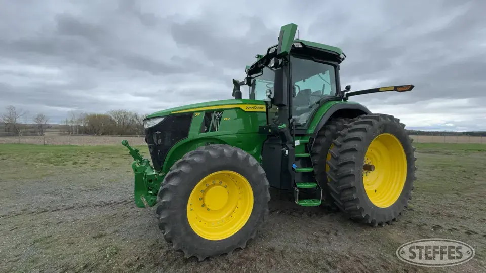 2022 John Deere 7R 250 MFWD Tractor