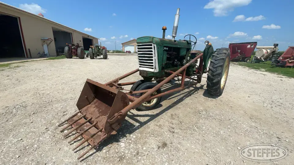 1962 Oliver 770 2WD Tractor