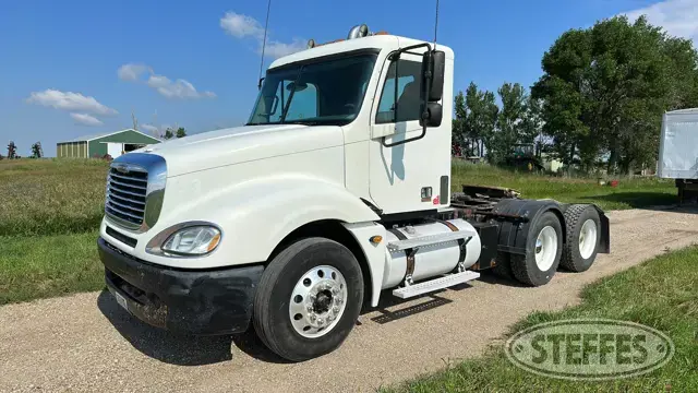 2005 Freightliner Columbia