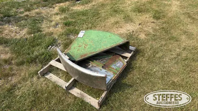 John Deere B fenders