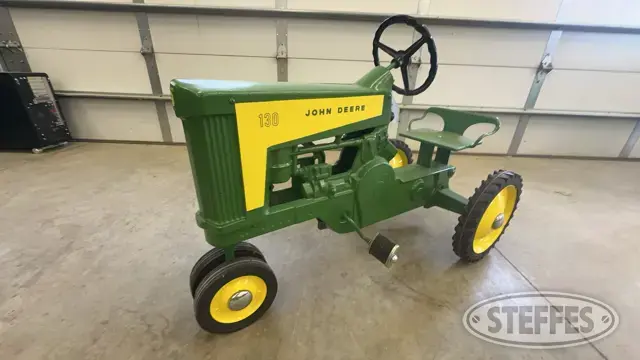John Deere 130